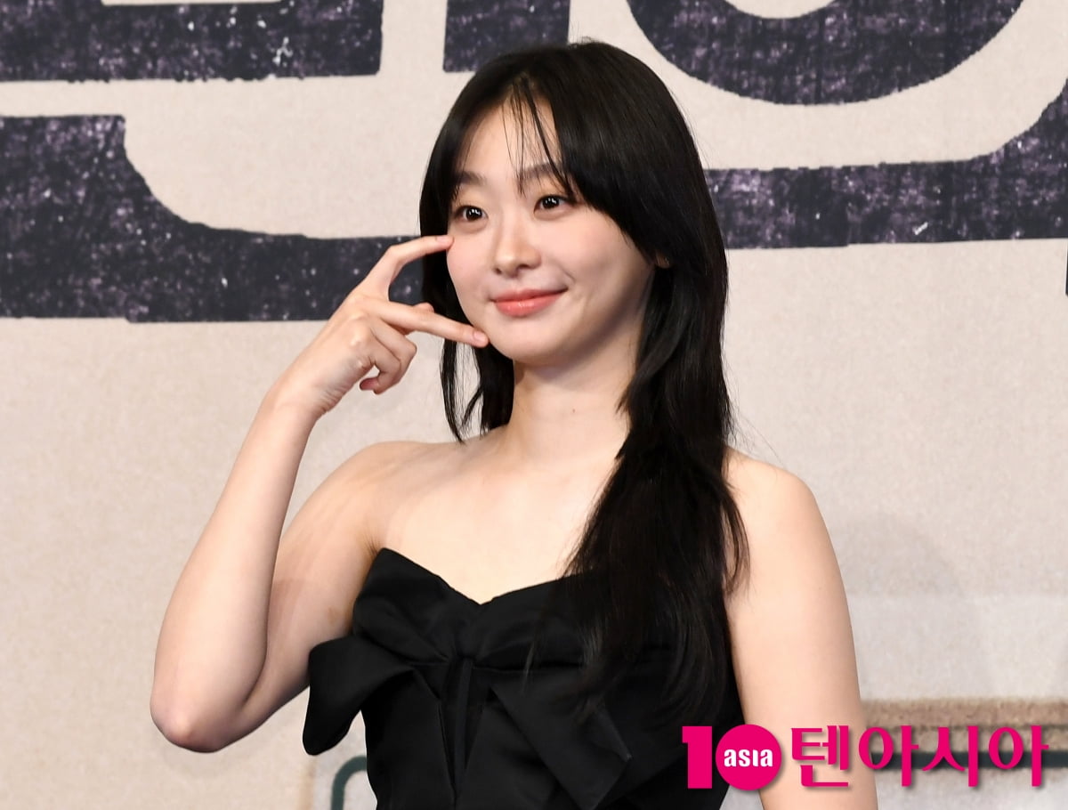 Kim Da-mi Attends Press Conference for New JTBC Drama 'A Hundred Memories'