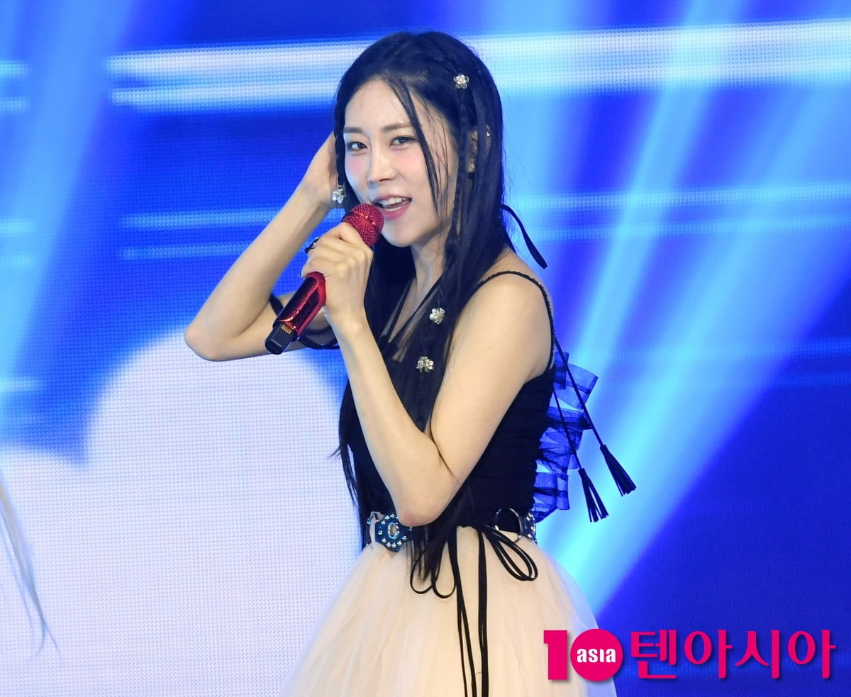 Kim Eui-young Tops Poll as Most Desired Trot Singer for a Summer Drive