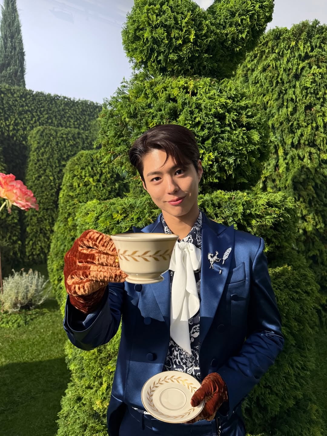 Park Bo-gum Captivates Fans with Enchanting Visuals in Fairytale-Like Setting