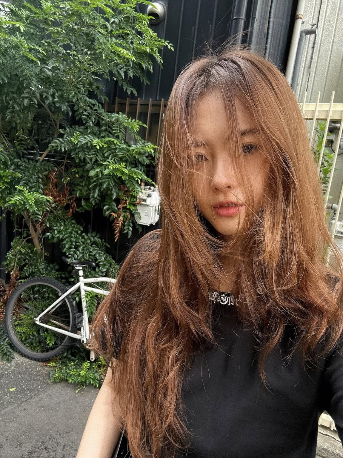 ゴ・アラ、ナチュラルな日常を披露！インスタグラムでの魅力的な姿