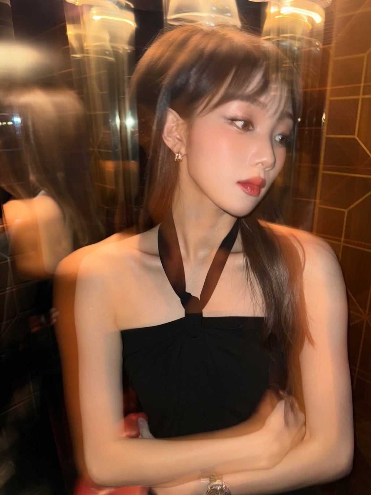 Lee Sung-kyung Stuns in Black Halter Dress, Embraces New Beginnings with Fantagio