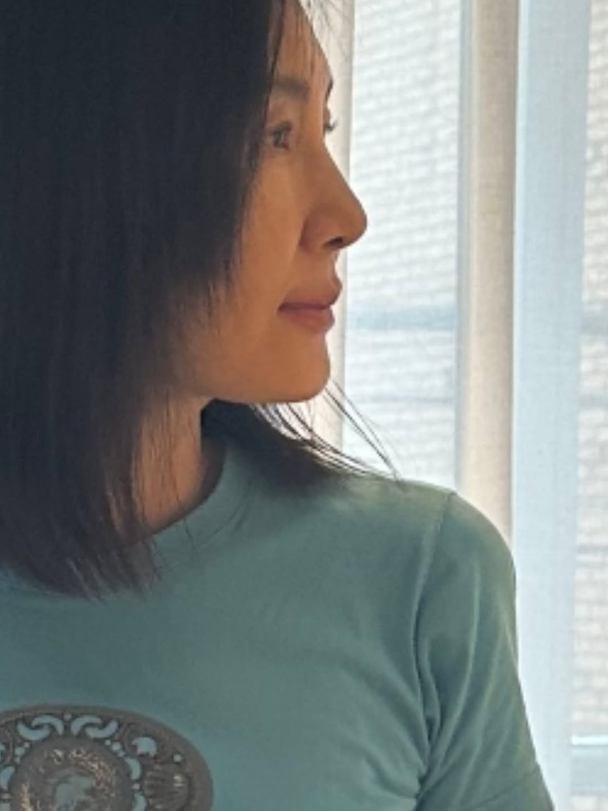 Korean Actress Chae Si-ra Stuns in Casual Denim and Blue Tee Look