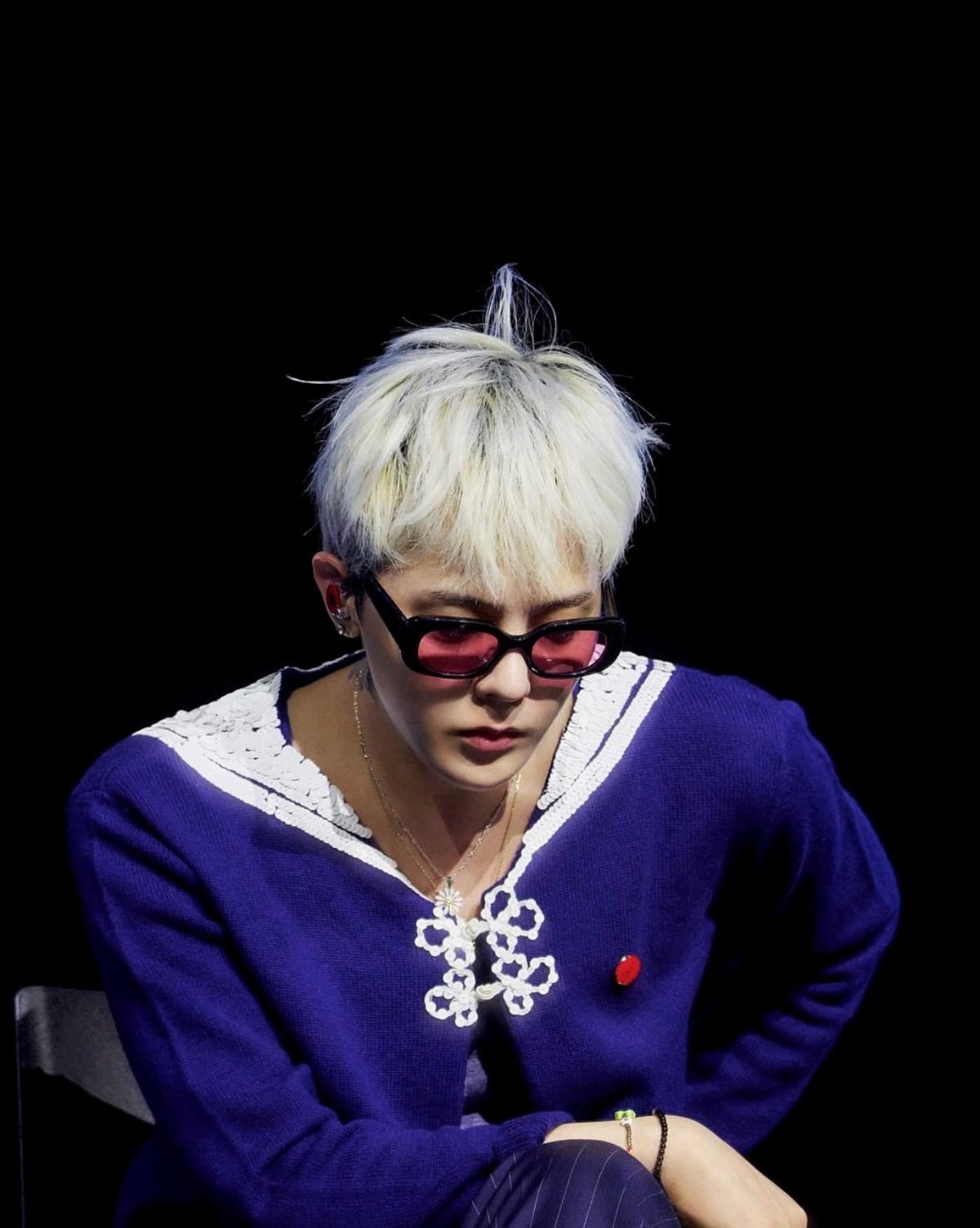 G-Dragon Captivates Fans with Charismatic Stage Presence and Everyday Charm in Los Angeles