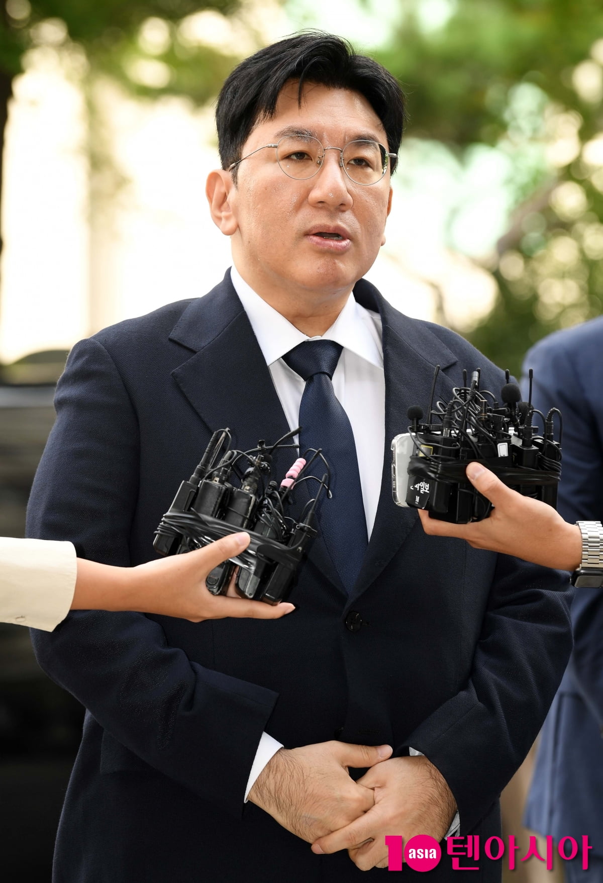 HYBE Chairman Bang Si-hyuk Appears for Questioning Over Alleged Unfair Trading