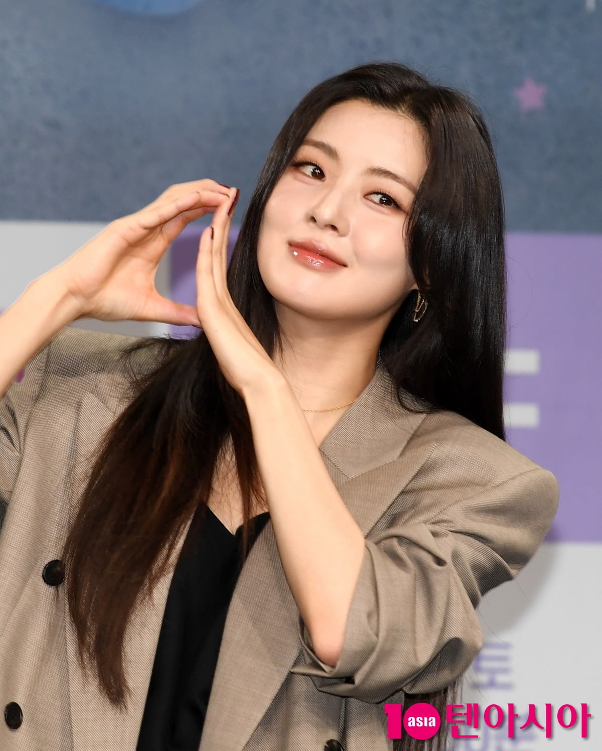 Lee Sun-bin Attends Press Conference for New MBC Drama 'To The Moon'