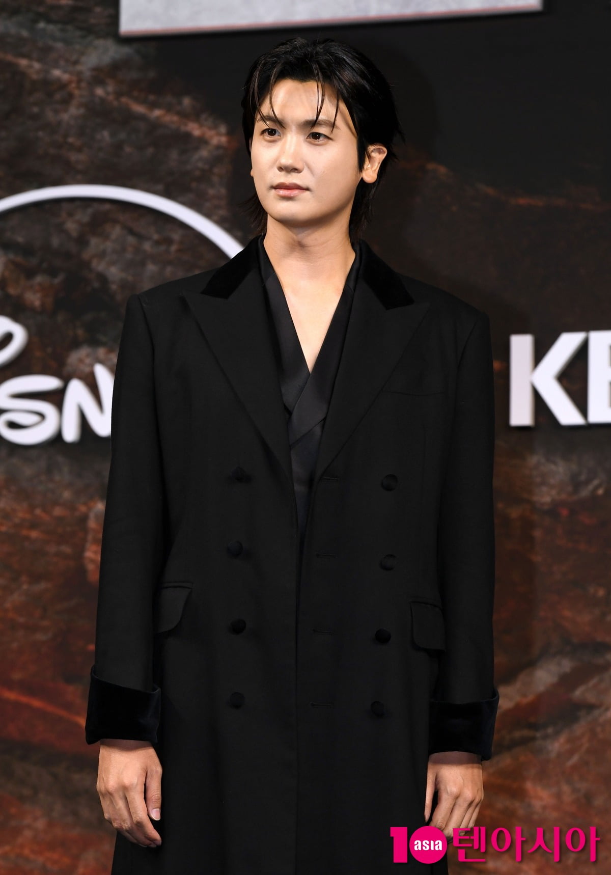 Park Hyung-sik's Agency Denies Reports of High Drama Fees