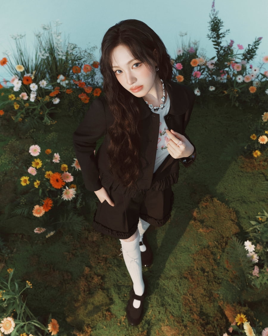 IVE's LIZ Becomes the New Face of 8 seconds: A Fashion Collaboration with MINJUKIM