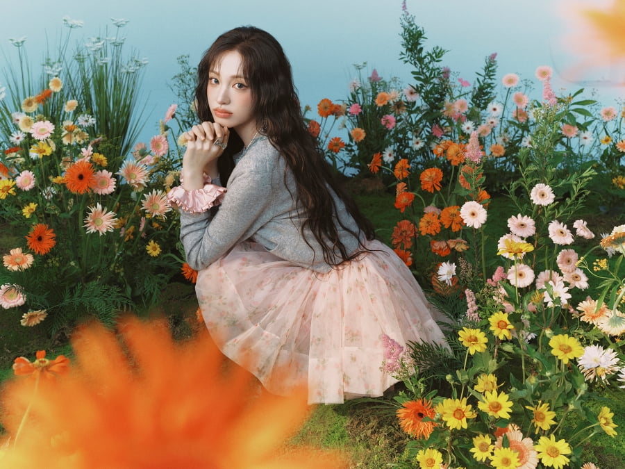 IVE's LIZ Becomes the New Face of 8 seconds: A Fashion Collaboration with MINJUKIM