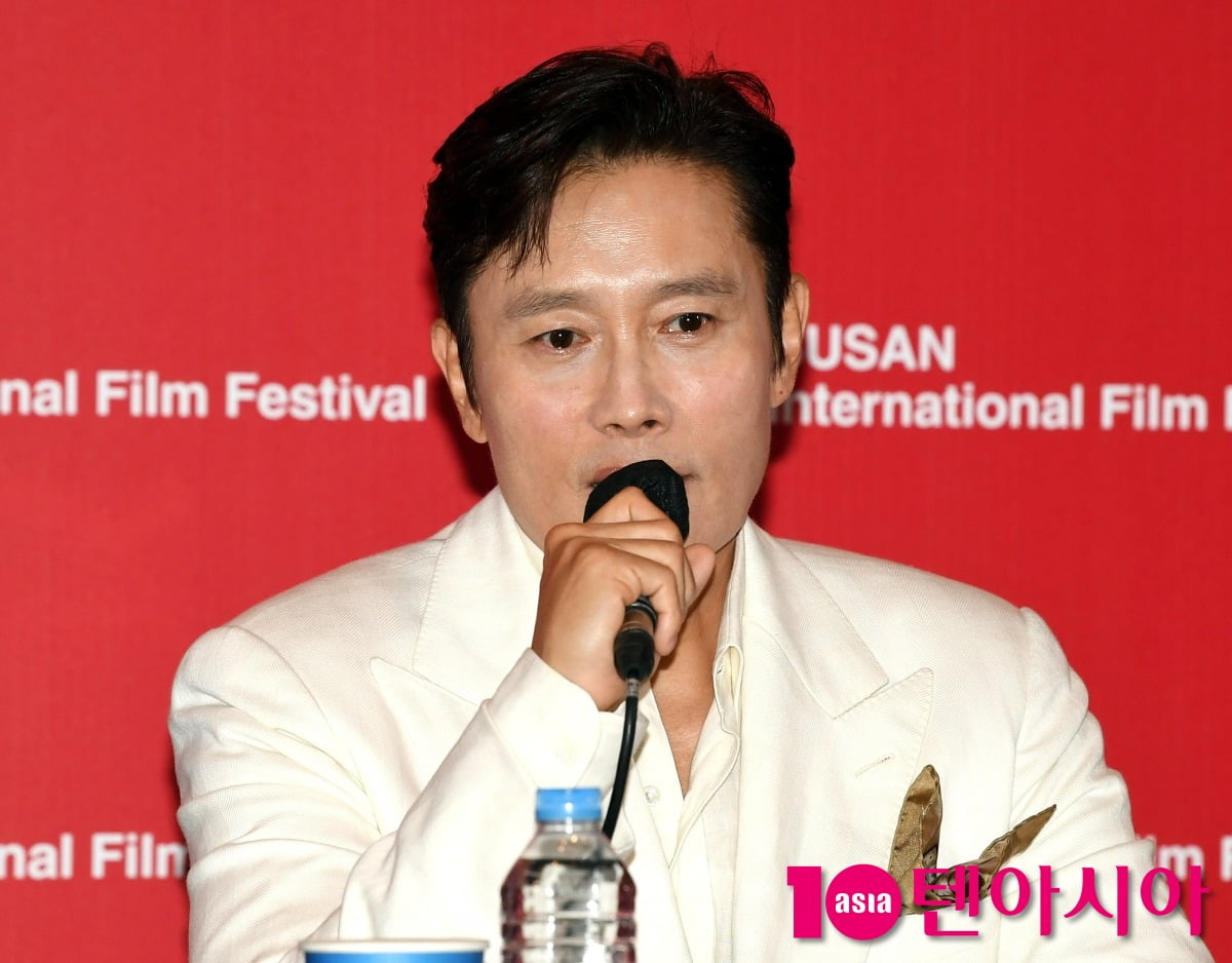 パク・チャヌク監督の新作『どうしようもない』、第30回釜山国際映画祭の開幕作に選定