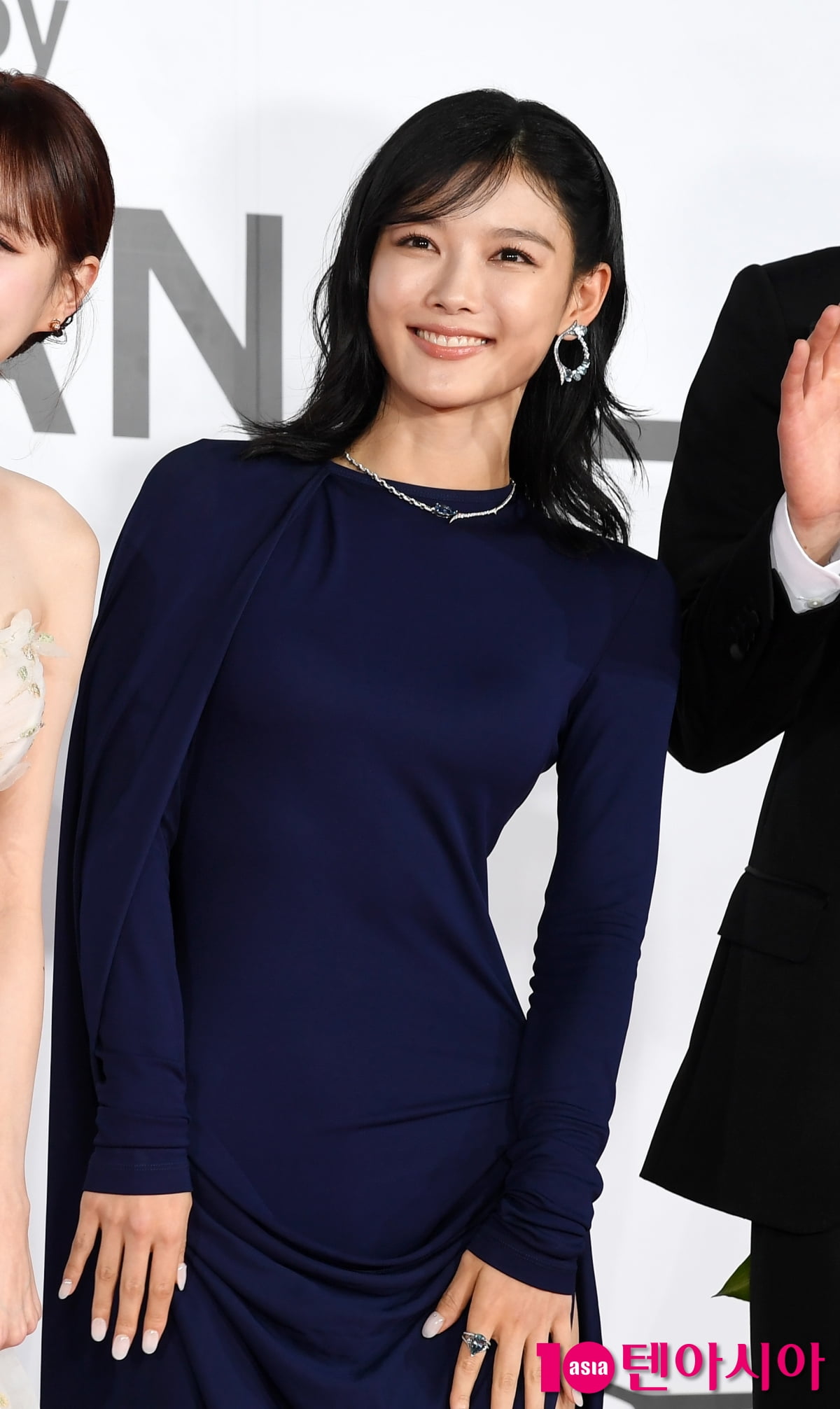 キム・ユジョン、釜山国際映画祭で華麗な姿を披露