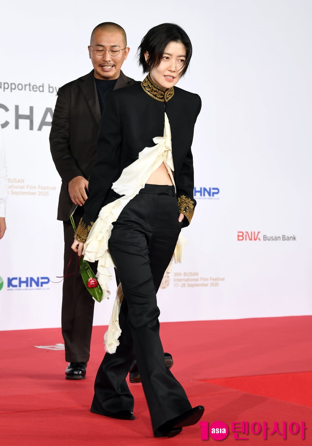 シム・ウンギョン、第30回釜山国際映画祭で華麗な姿を披露