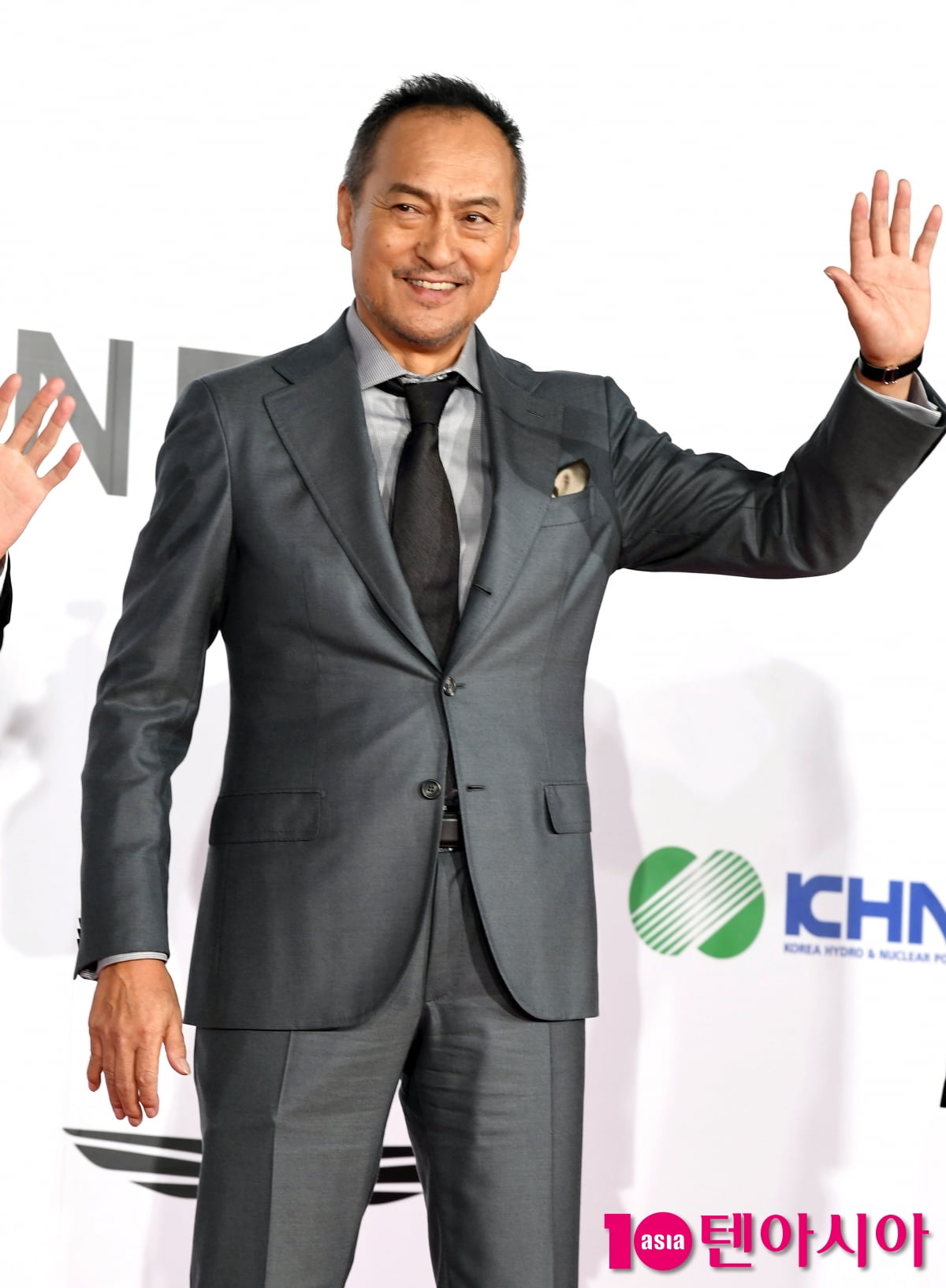 ワタナベ・ケン、第30回釜山国際映画祭でレッドカーペットに登場