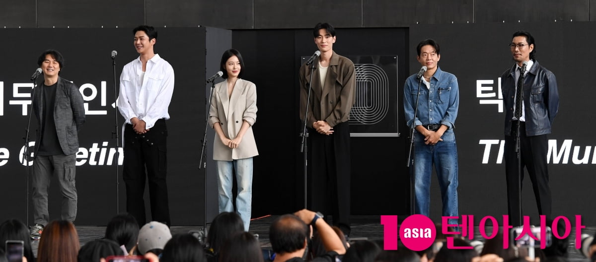 『濁流』の野外舞台挨拶、釜山で開催！監督と豪華キャストが集結