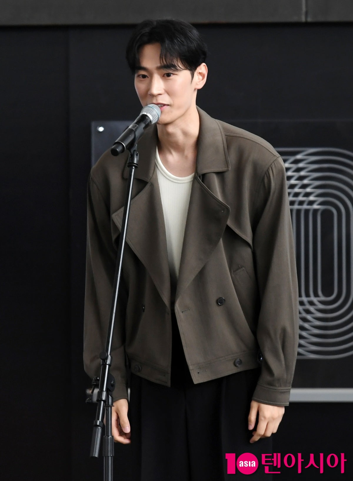 Park Seo-ham Prepares for First Historical Drama 'The Murky Stream' with Action and Horseback Riding Training