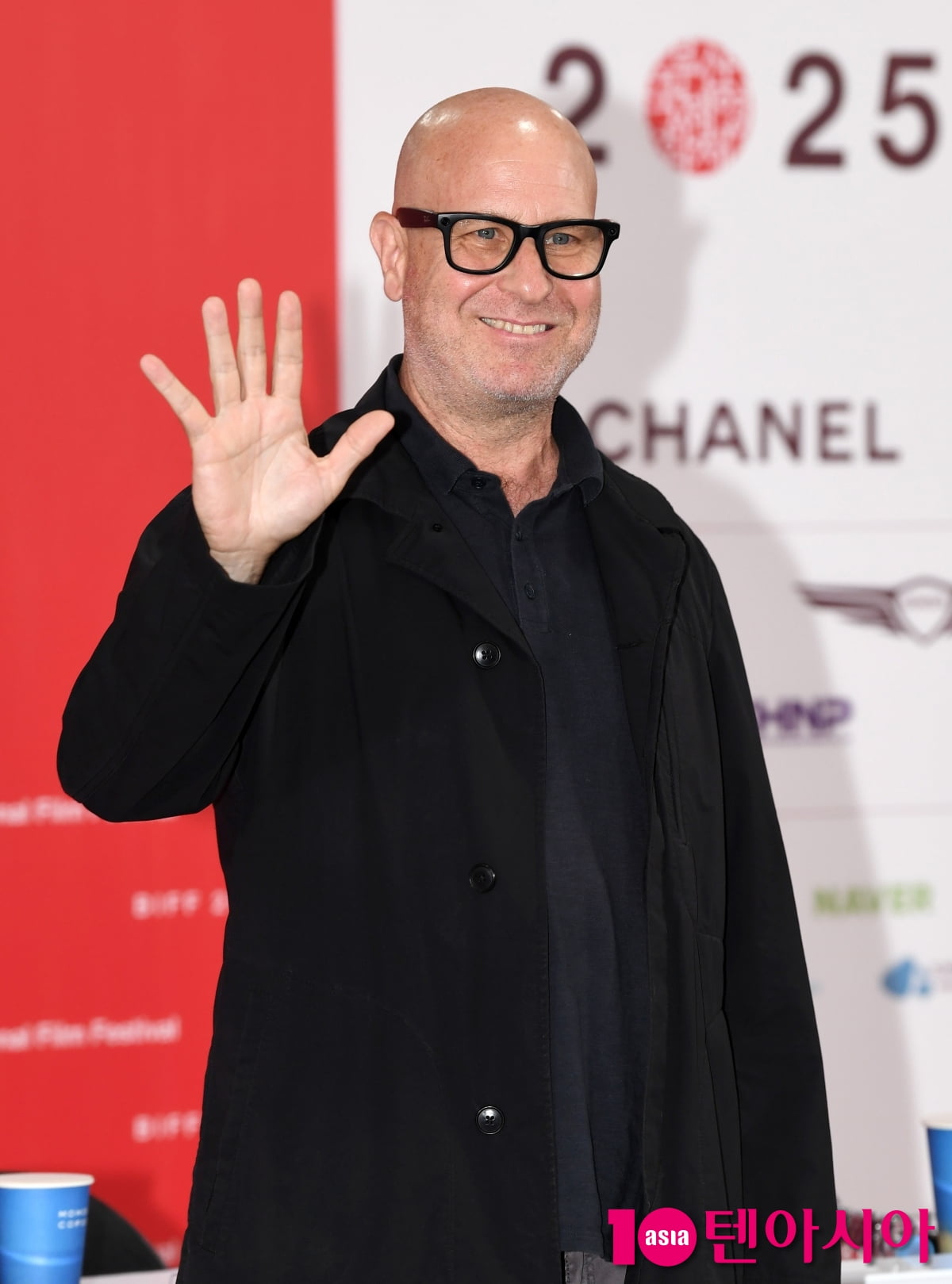 エイドリアン・グランバーグ監督、釜山国際映画祭で『プロテクター』記者会見に登場