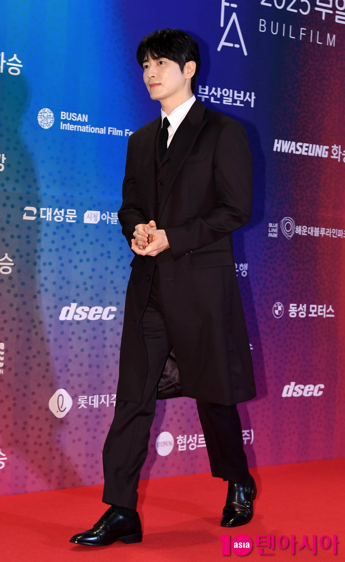 俳優イ・ジュニョク、釜山での釜日映画賞イベントに登場