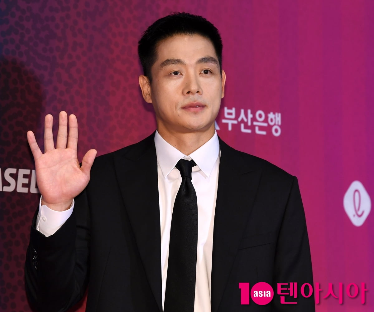 Actor Kim Young-sung Attends Buil Film Awards Handprinting and Red Carpet Event in Busan