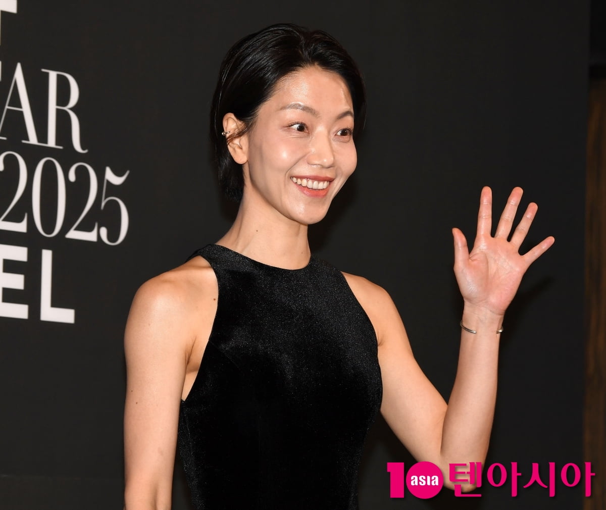 Actress Kim Shin-rok Shines at the 2025 Marie Claire Asia Star Awards in Busan