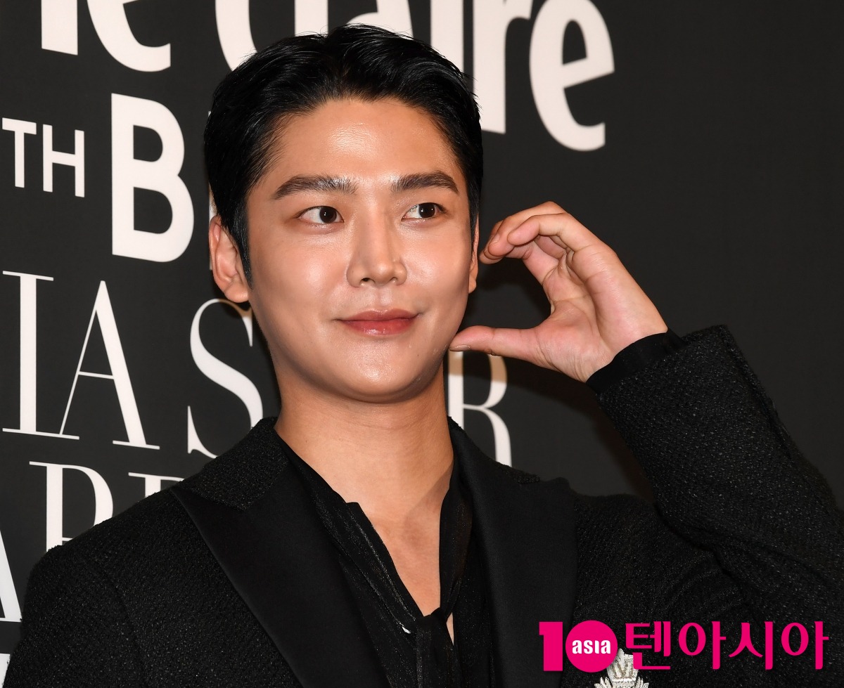 Actor Rowoon Surprises Devoted Fan Before Military Enlistment