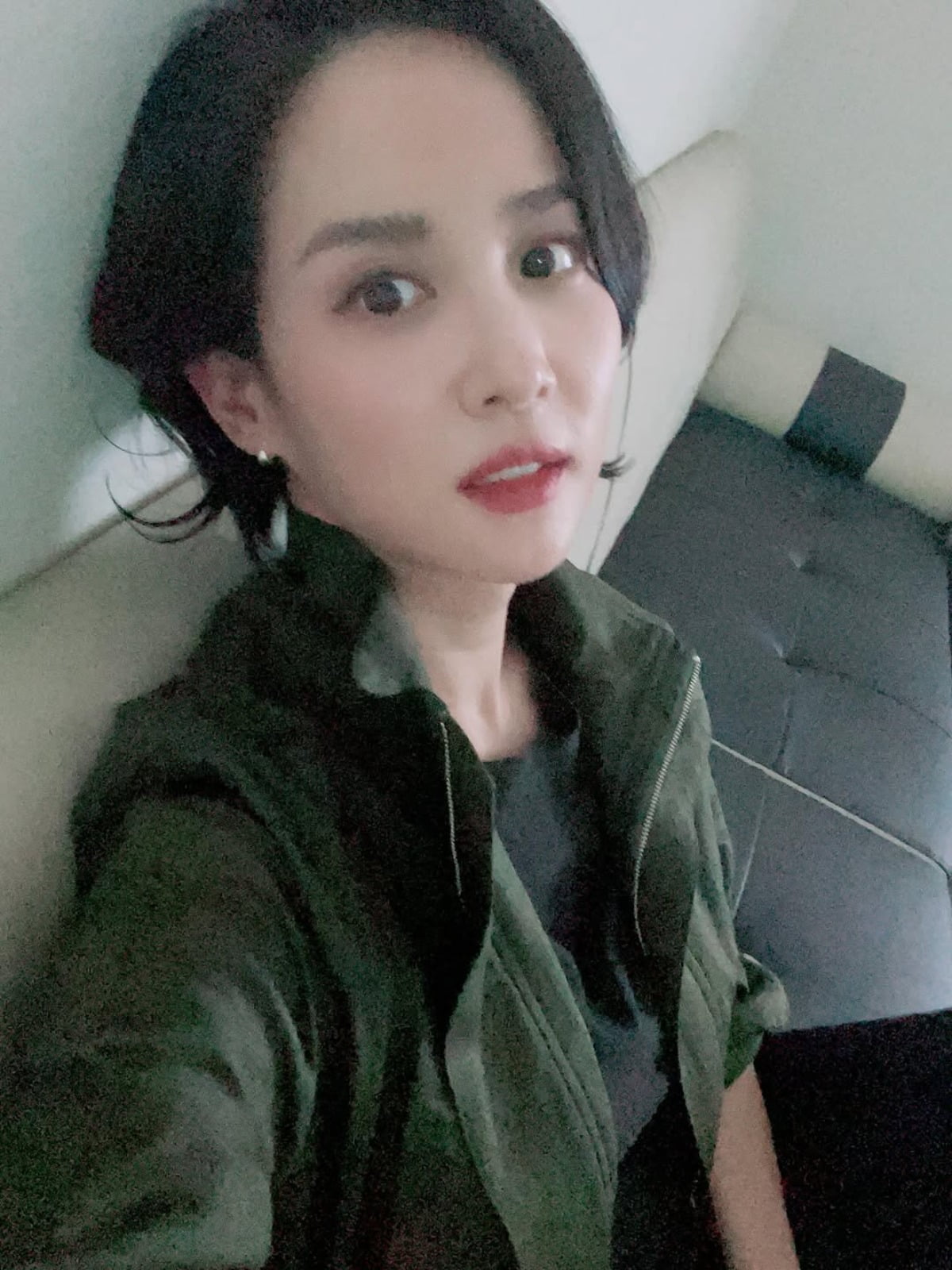 Jo Yeo-jeong Captivates with Stunning Selfies and Teases New Film 'Murder Report'