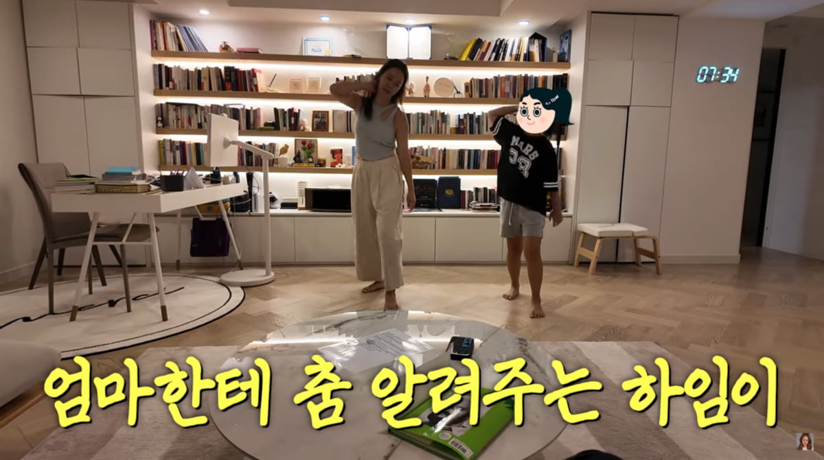 Baek Ji-young Learns Idol Dance Moves from Her Daughter in Heartwarming Family Outing