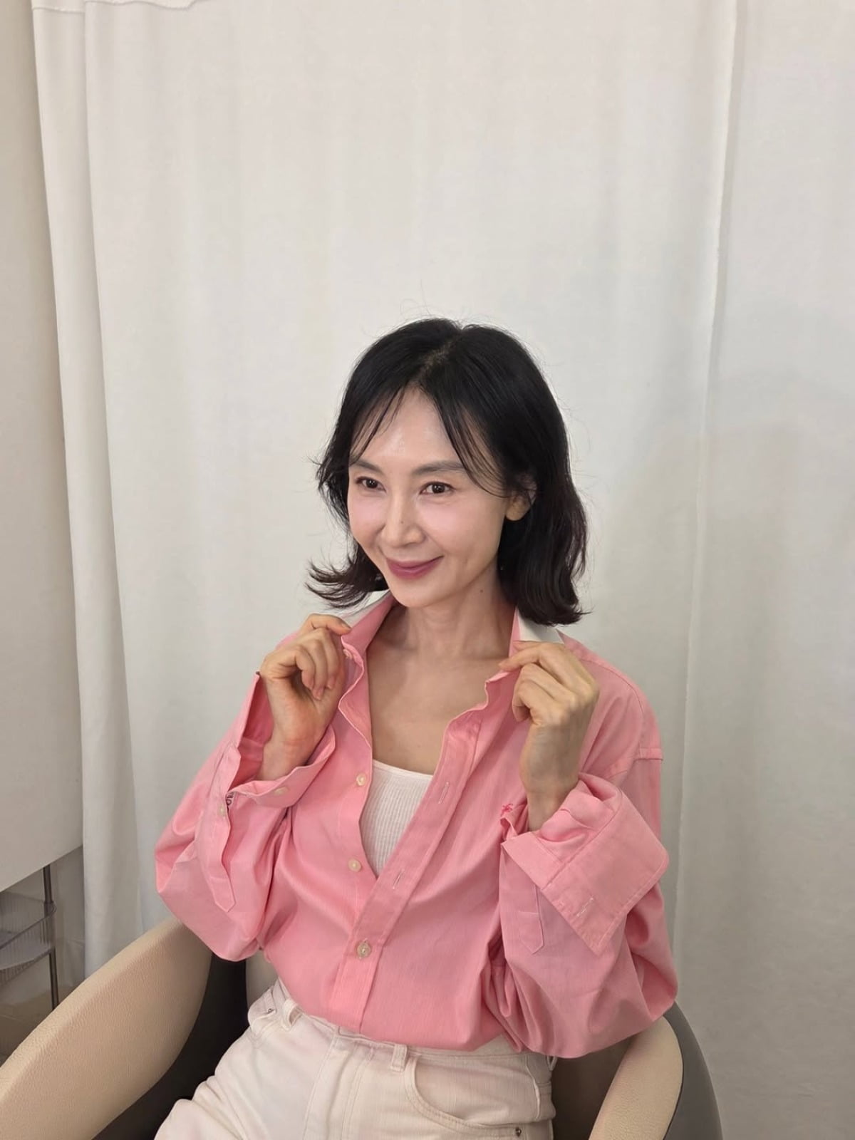 Korean Actress Chae Shi-ra Stuns with Timeless Beauty in Latest Instagram Photos