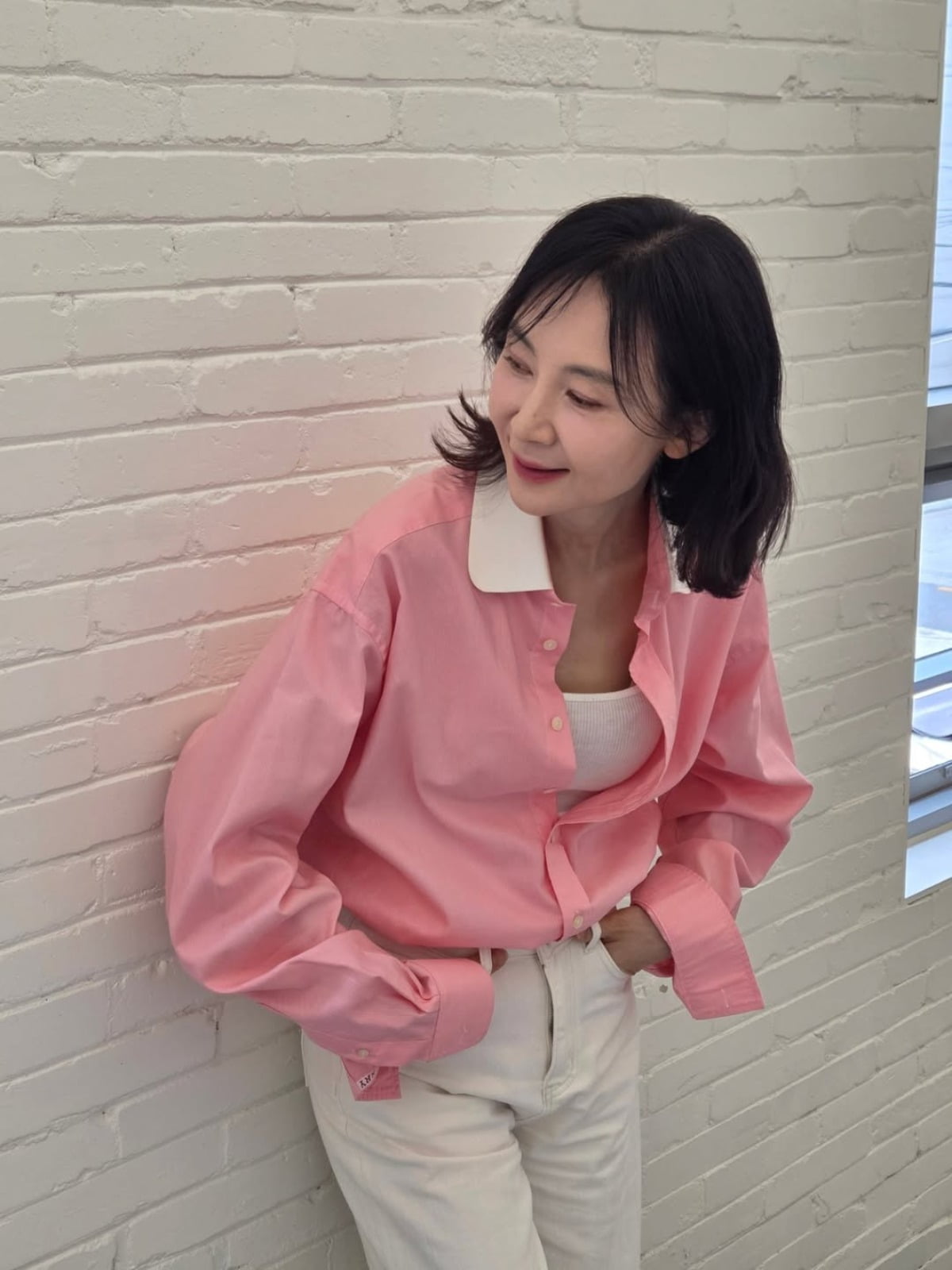 Korean Actress Chae Shi-ra Stuns with Timeless Beauty in Latest Instagram Photos