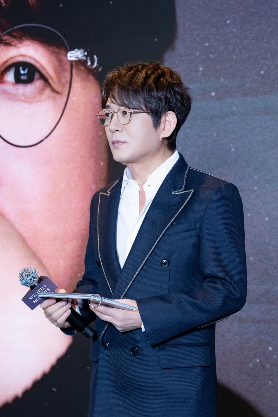 Shin Seung-hun Returns After a Decade with 'SINCERELY MELODIES', Celebrated by Fellow Stars