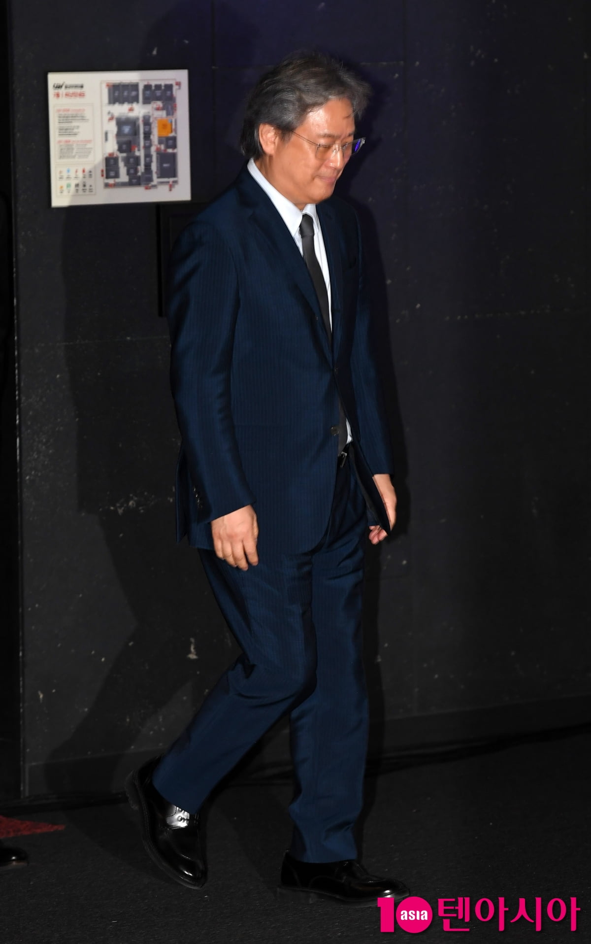 Director Park Chan-wook Attends Press Screening of 'No Other Choice' in Seoul