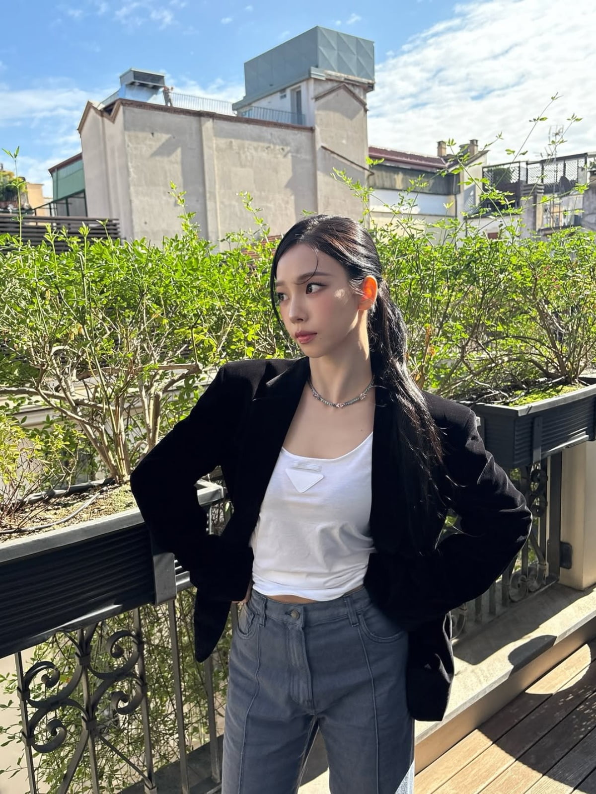 Aespa's Karina Stuns with AI-like Beauty in Latest Instagram Photos