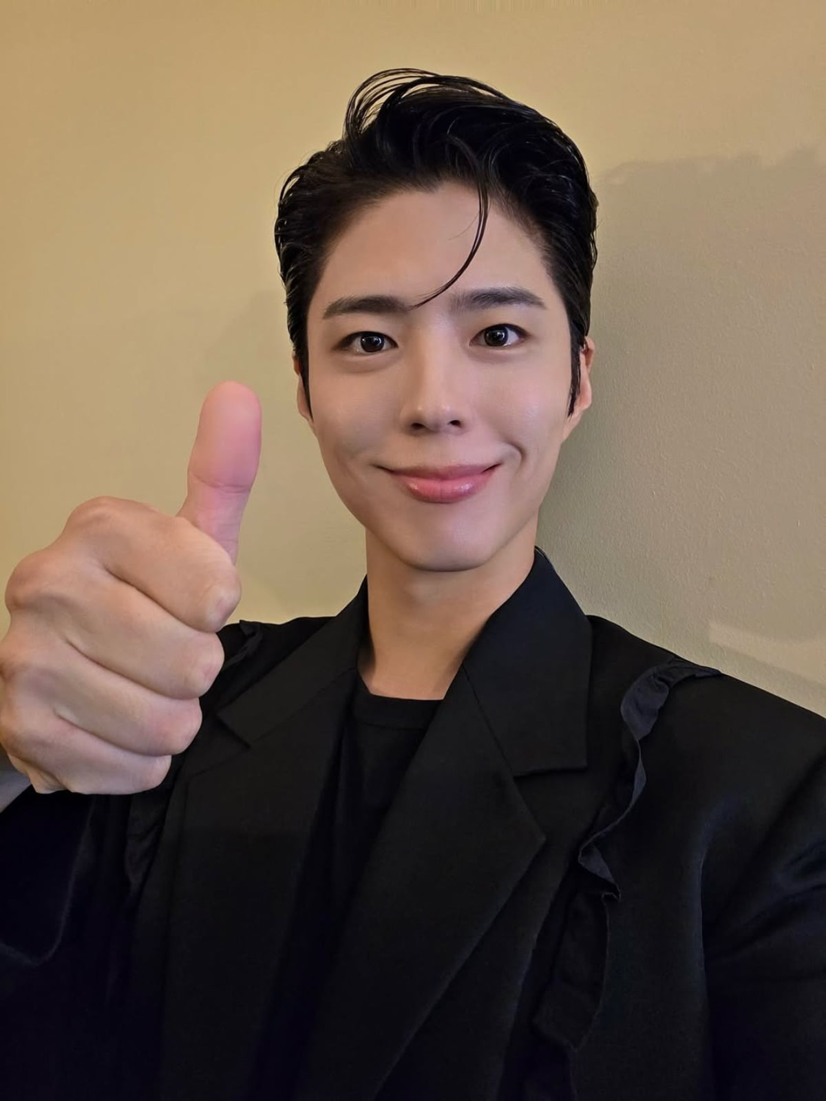 Park Bo-gum Expresses Love for Fans During Final Stop of 2025 Fan Meeting Tour in Chile