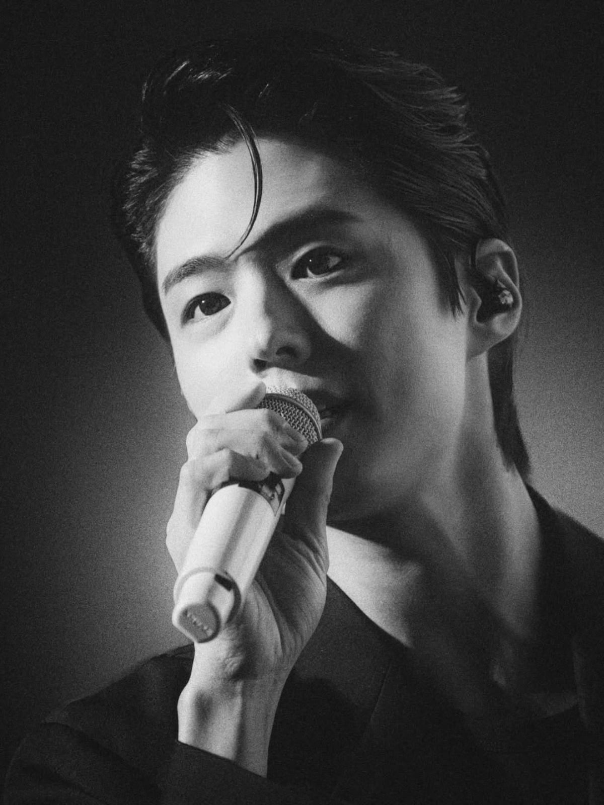 Park Bo-gum Expresses Love for Fans During Final Stop of 2025 Fan Meeting Tour in Chile