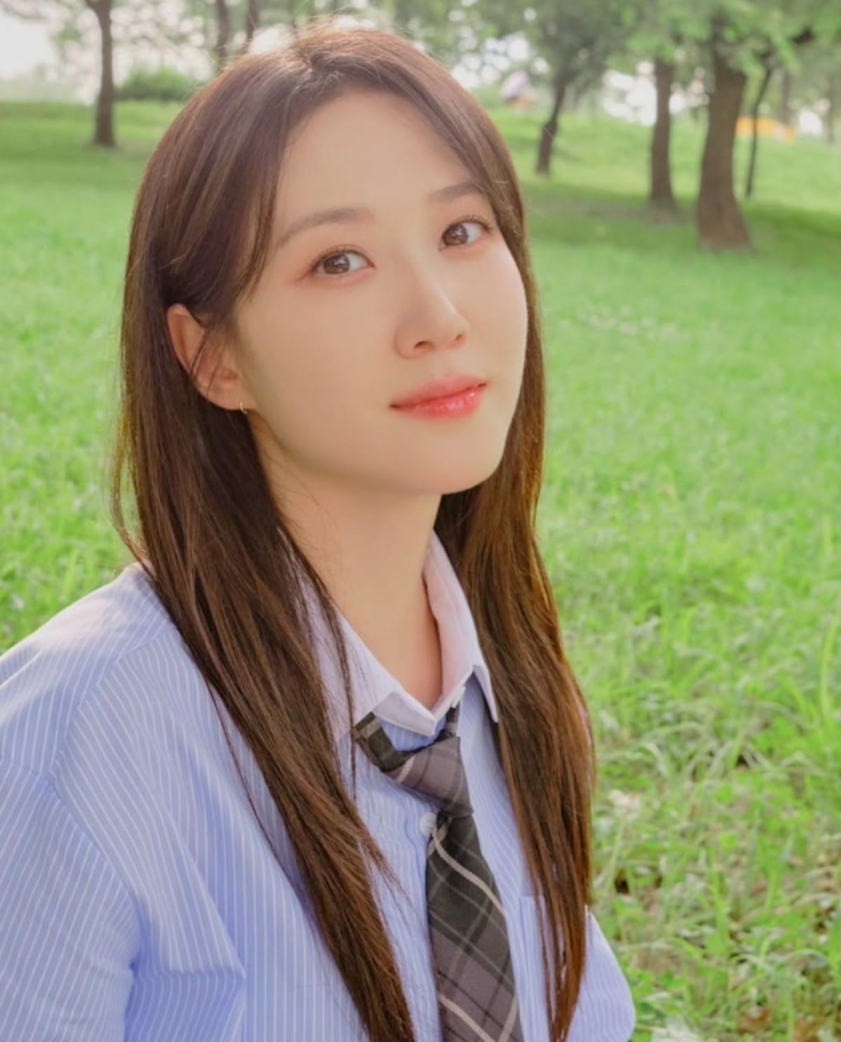 Park Eun-bin Charms Fans with Her Refreshing Beauty in Latest Instagram Post