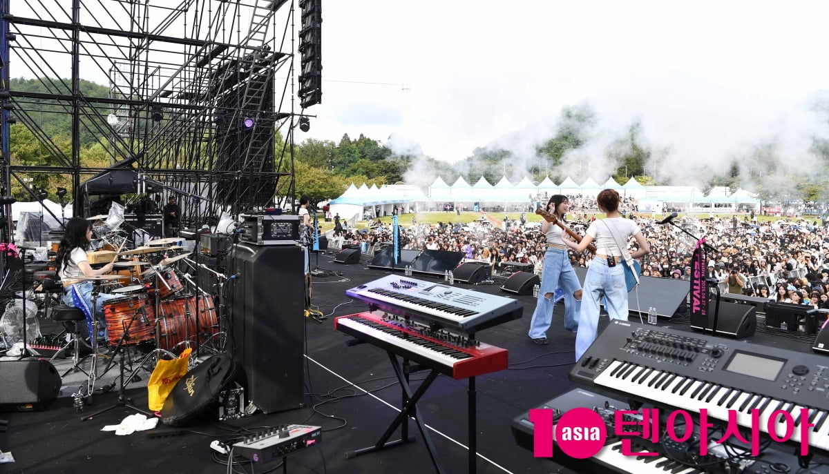QWER Shines at ATA Festival 2025 in Seoul 