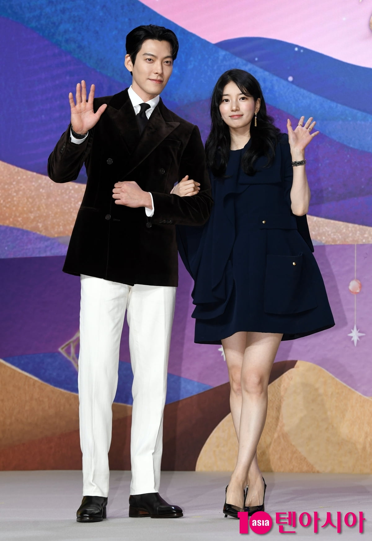 キム・ウビンとスジ、Netflixシリーズ『Genie, Make A Wish』制作発表会に登場