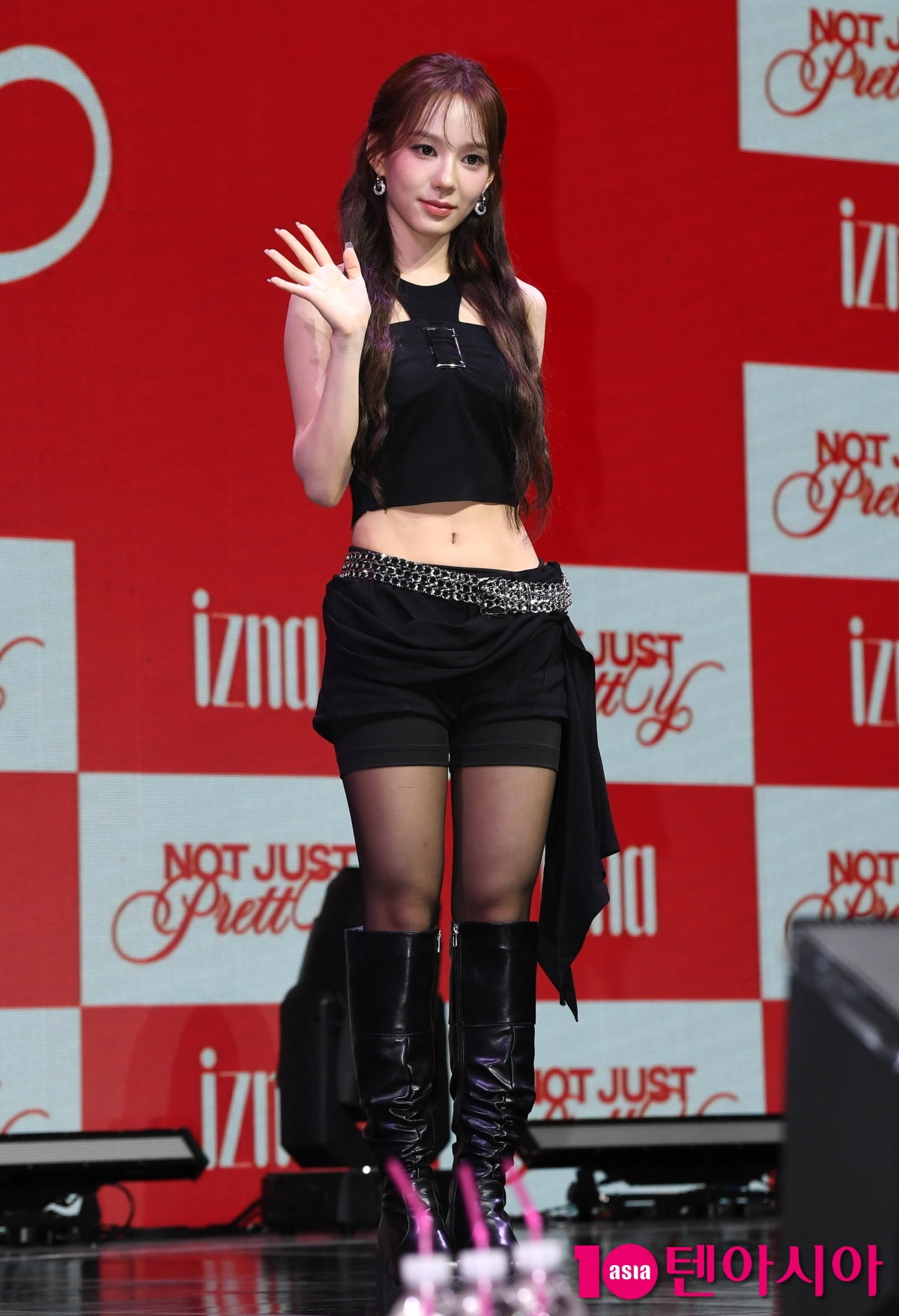 イズナ、元メンバー脱退後初のカムバック！新アルバム『Not Just Pretty』で新たな挑戦