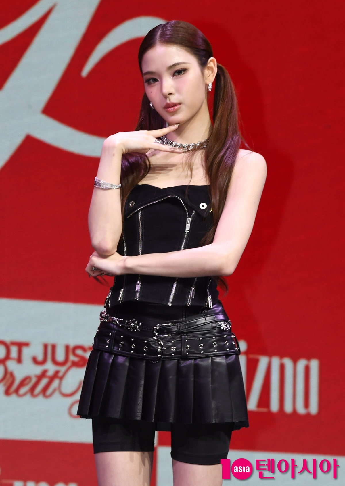 IZNA、強烈な新コンセプトでカムバック！新ミニアルバム『Not Just Pretty』発表