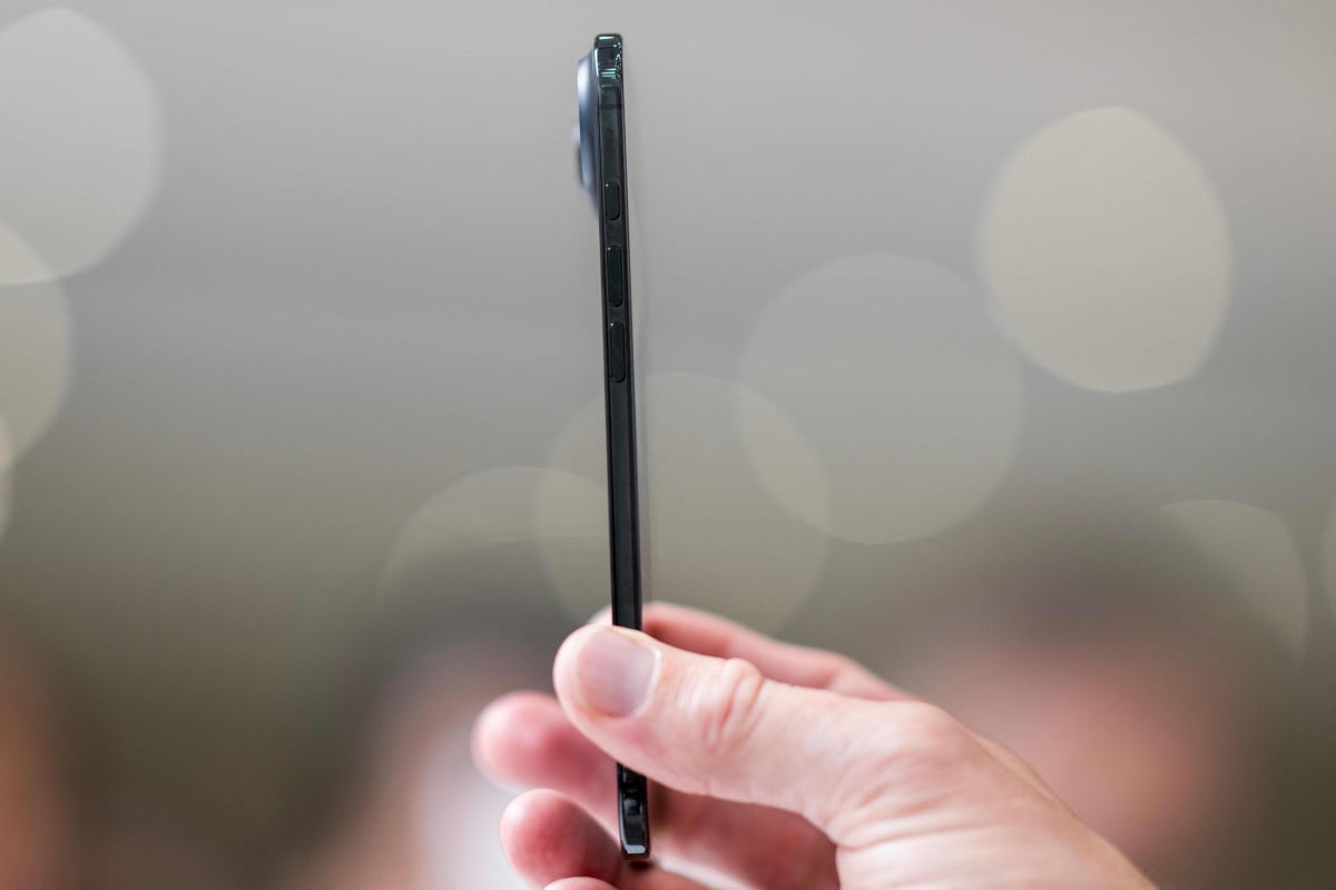 '신상 아이폰' 조나단도 나선다…이통3사 '사전예약' 준비