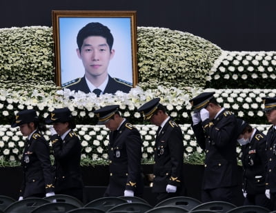 '나홀로 사투' 벌인 故 이재석 경사…구조 장비 투입 40분 걸려