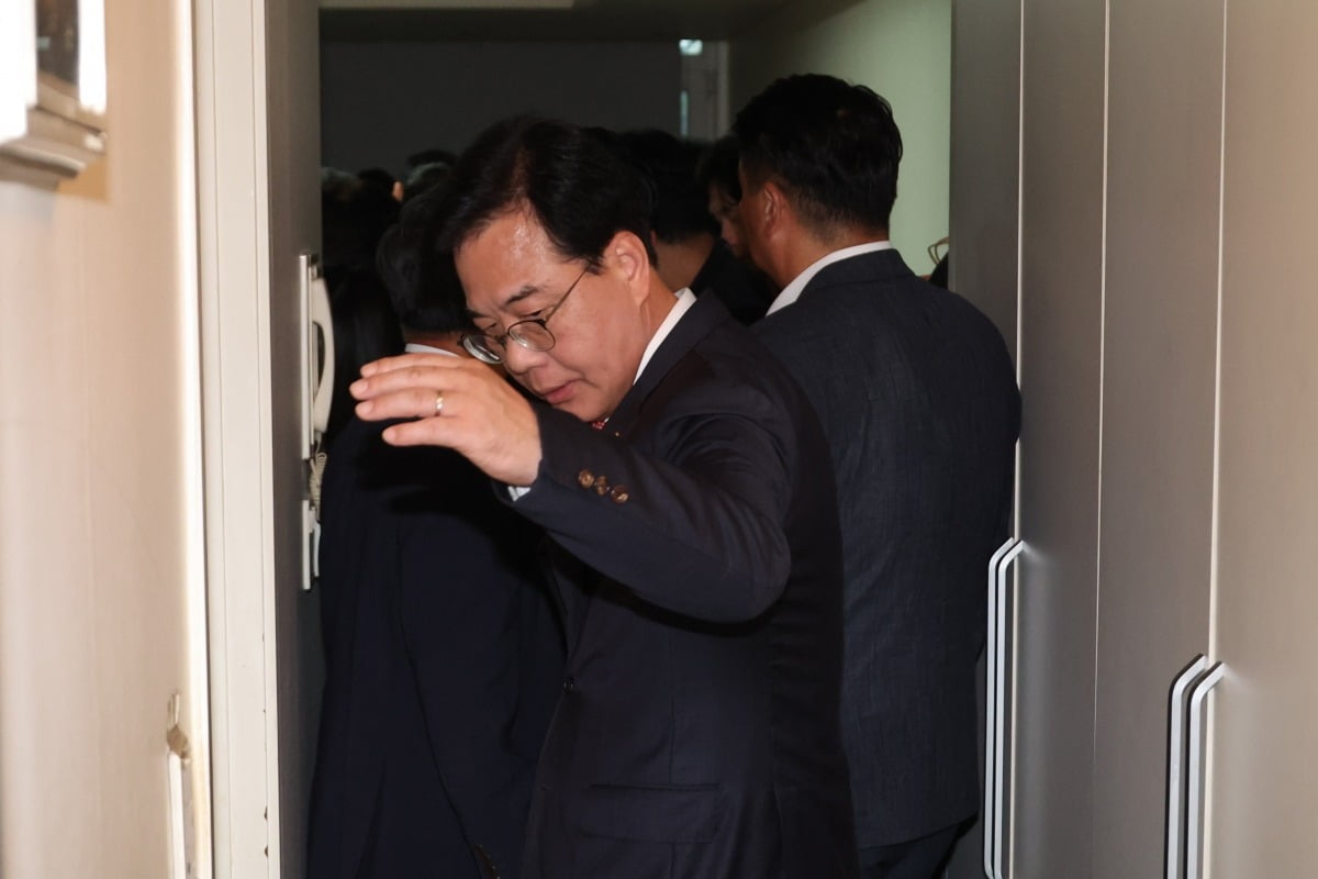 김건희 특검팀의 당원명부 DB 업체 압수수색 대응하는 국힘 의원들. /사진=연합뉴스