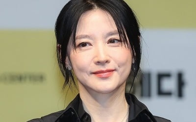이영애도 1년에 3번 받는다는 그 시술, 정체가 뭐길래? [김소연의 엔터비즈]