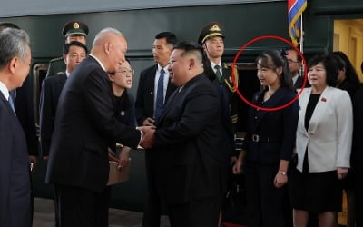 [속보] 국정원 "김주애, 후계 입지에 필요한 혁명서사 확보 판단"