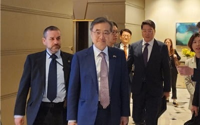 '방미' 외교장관 "최단시간내 美구금 국민 구출해낼 것"
