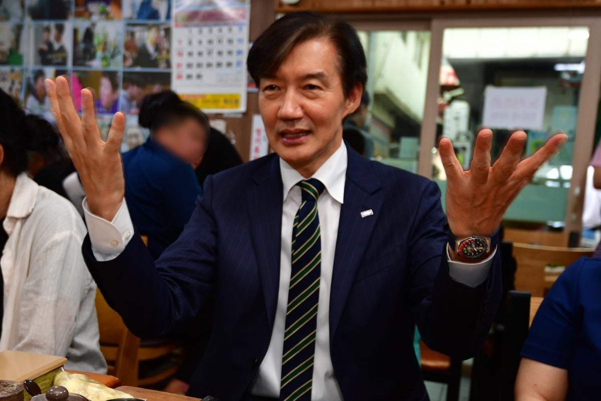 조국 "대통령? 덕담 감사하지만 지금은 이재명의 시간"
