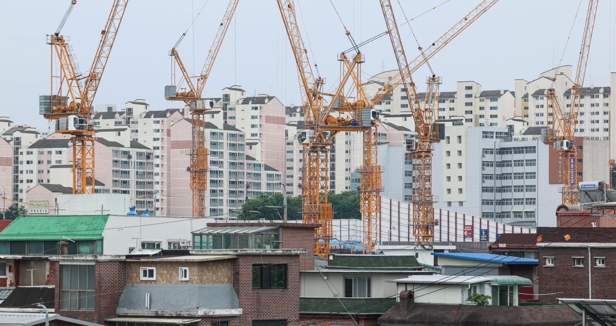 건설근로자 19만명 '증발'…"아파트 지을 사람이 없다"