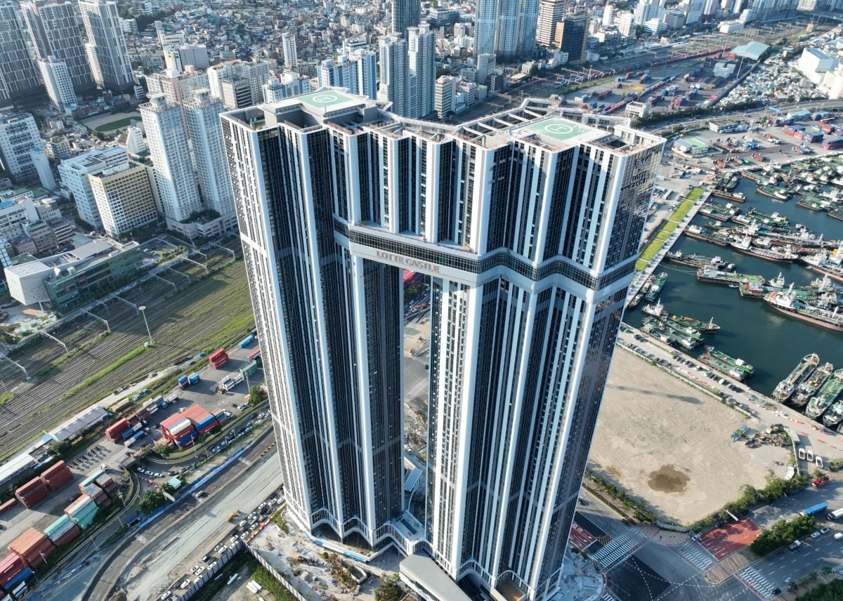 "개선문 같다"…초고층 전문가도 놀란 '높이 170m' 건물 정체