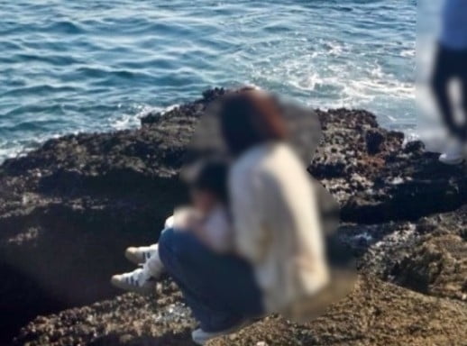 천연기념물에 용변보더니 바다로 '휙'…중국인 민폐 '충격'
