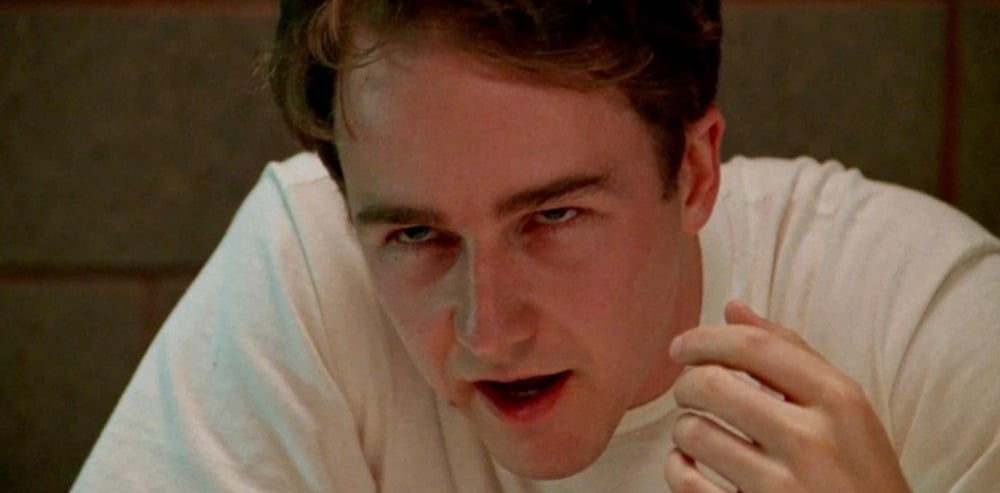 '진실'보다 편한 '거짓'을 택한 인간의 초상