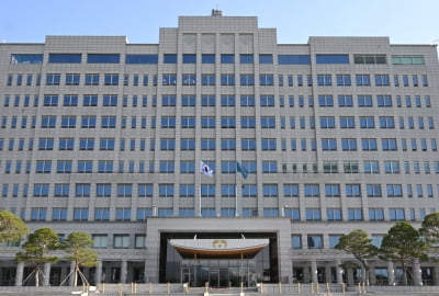 [단독] 대통령실 공직자 아파트값 3개월새 평균 1.6억 뛰었다…최고 11억 추정