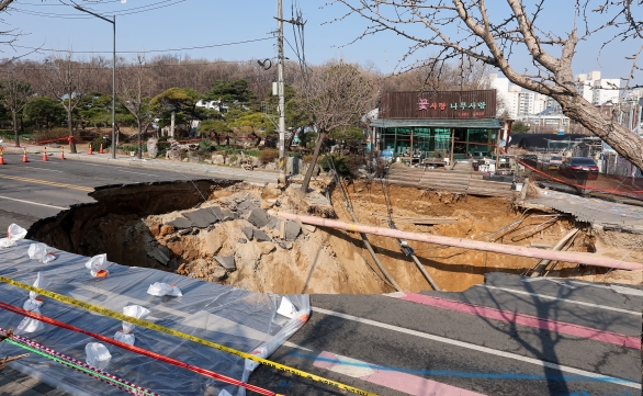 도로 위 시한폭탄 '싱크홀' 상반기만 74건…"지금이 안전대책 골든타임"